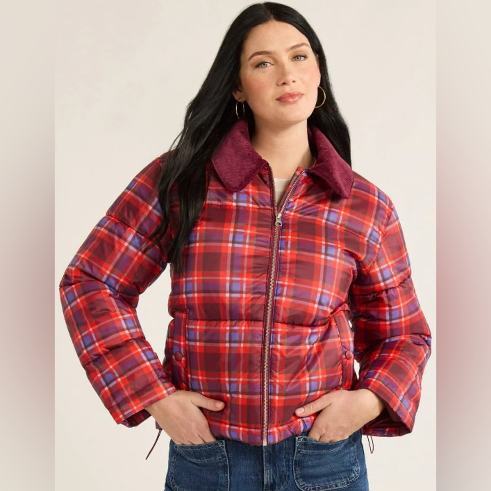NWT Free Assembly Puffer Cropped Coat Plaid Red size SMALL Valentine’s